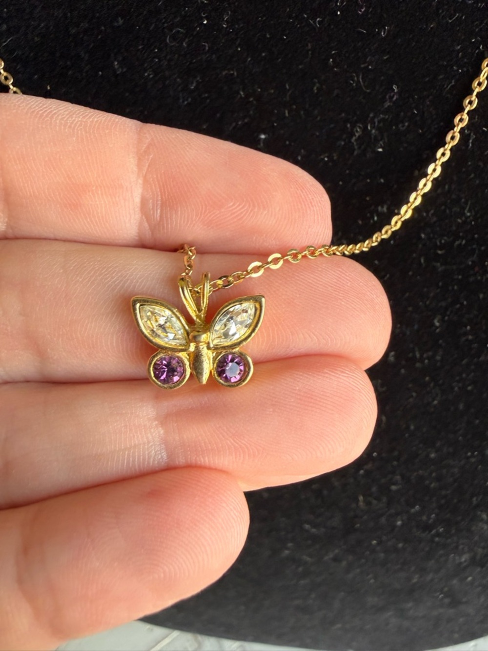 Butterfly pendant necklace - Picture 3 of 3